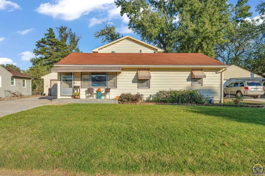 234 SW Macvicar Ave, Topeka, KS 66606 - #2