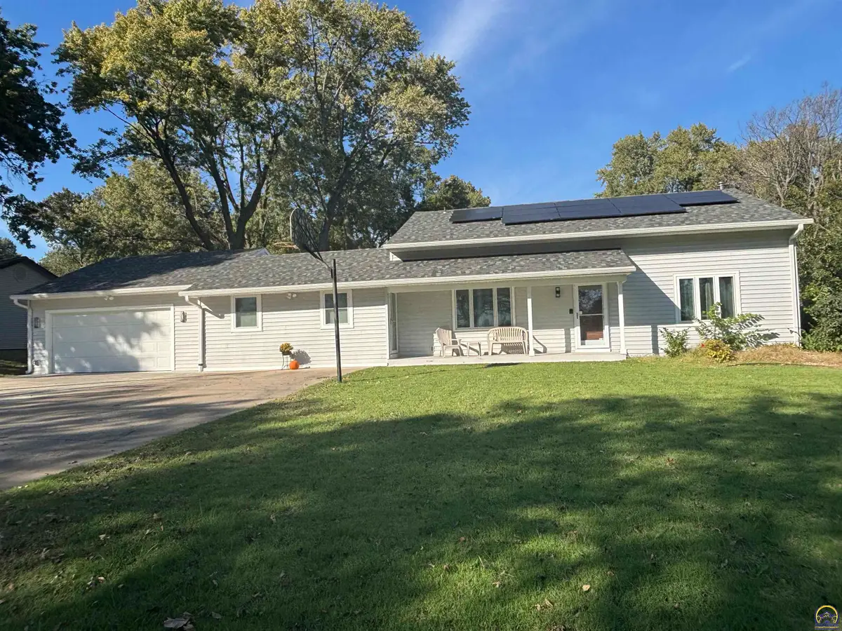 2544 SE 37th St, Topeka, KS 66605 - #1