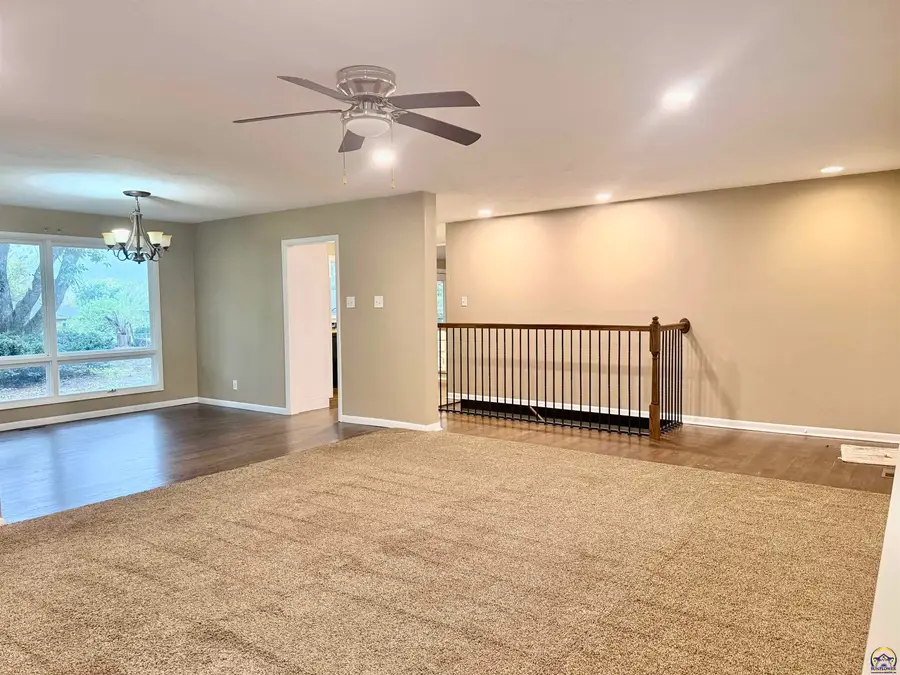 6335 SW 21st Ter, Topeka, KS 66614 - #2