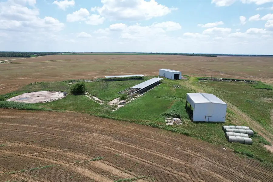 489 Frontier Rd, McPherson, KS 67460 - #3
