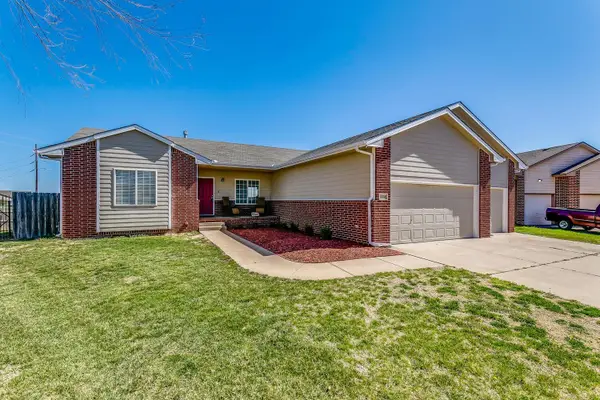 1334 N Aksarben Ct, Wichita, KS 67235