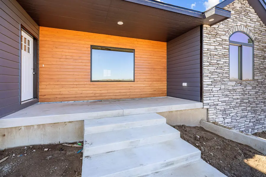 2230 Huntwood Dr, Salina, KS 67401 - #2