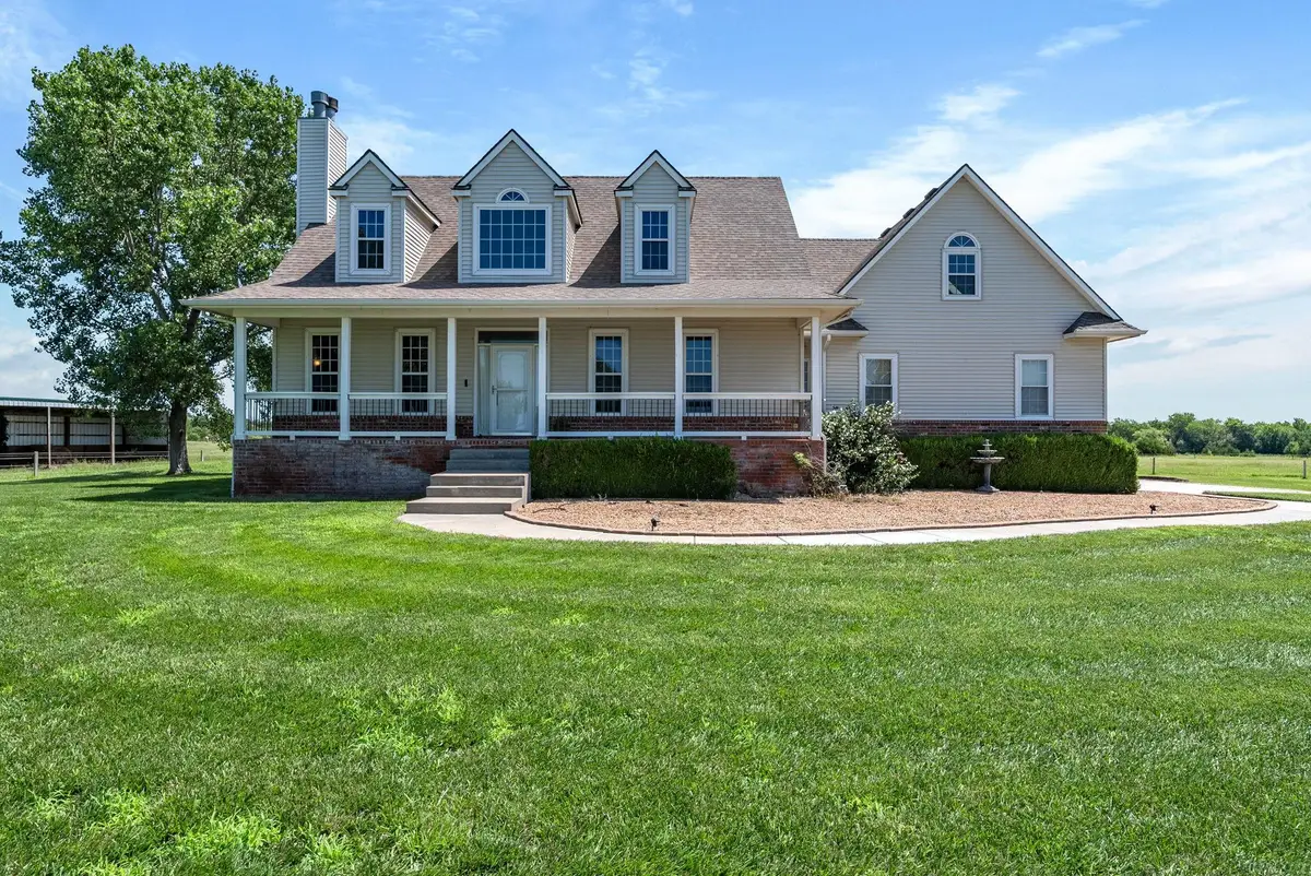 21722 SW Roberta Ln, Douglass, KS 67039 - Image #1