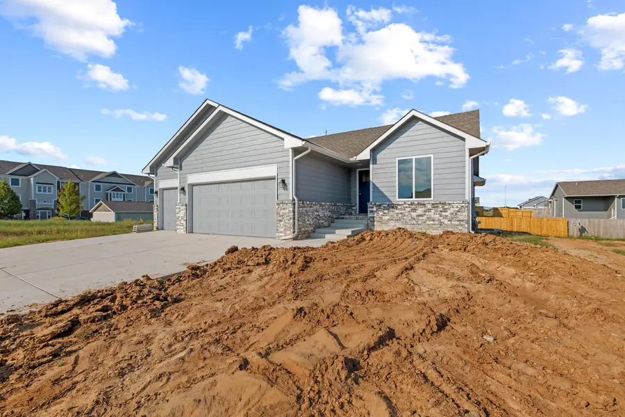 10977 W Sondra Ct, Maize, KS 67101 - Image #2