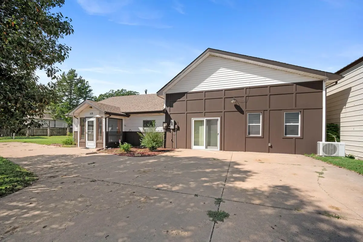 113 S Robbins Rd, Norwich, KS 67118 - Image #1
