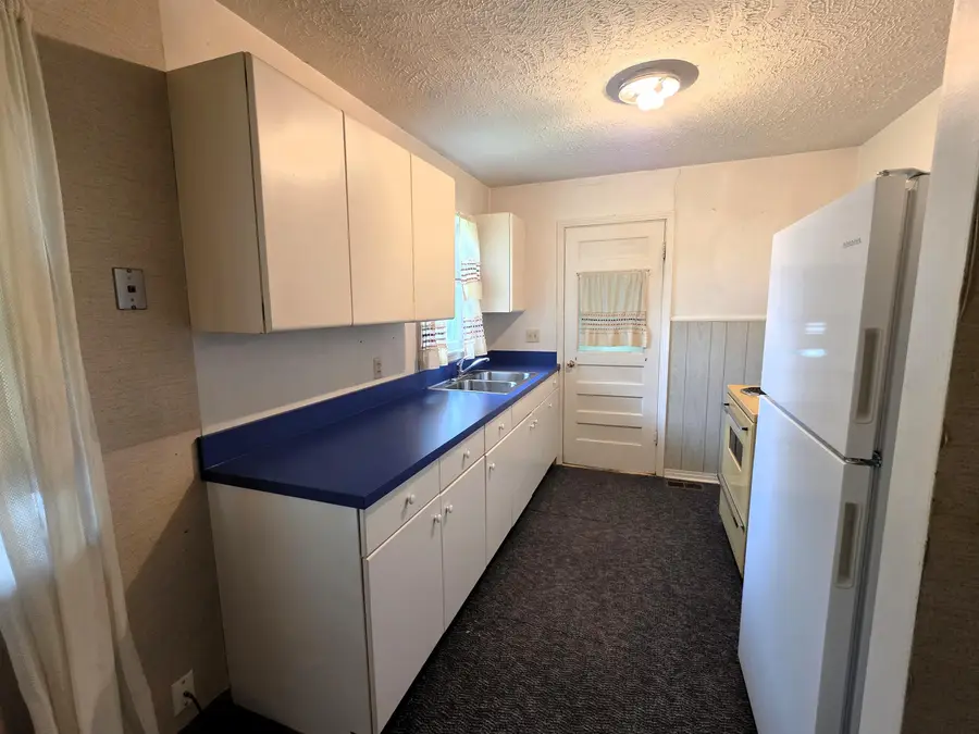 1418 Sunrise Dr, Salina, KS 67401 - Image #3