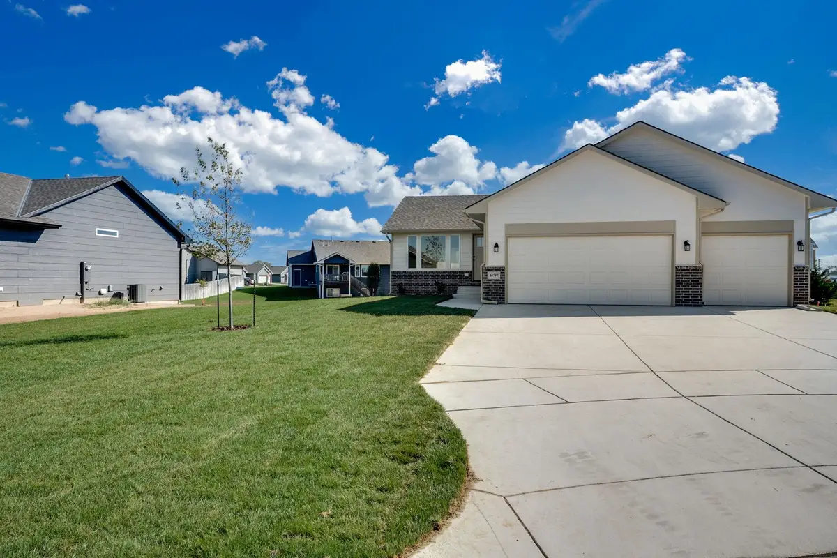 10757 W Sondra Ct, Maize, KS 67101 - Image #1