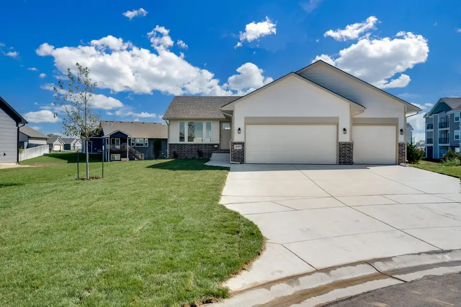 10757 W Sondra Ct, Maize, KS 67101 - Image #2