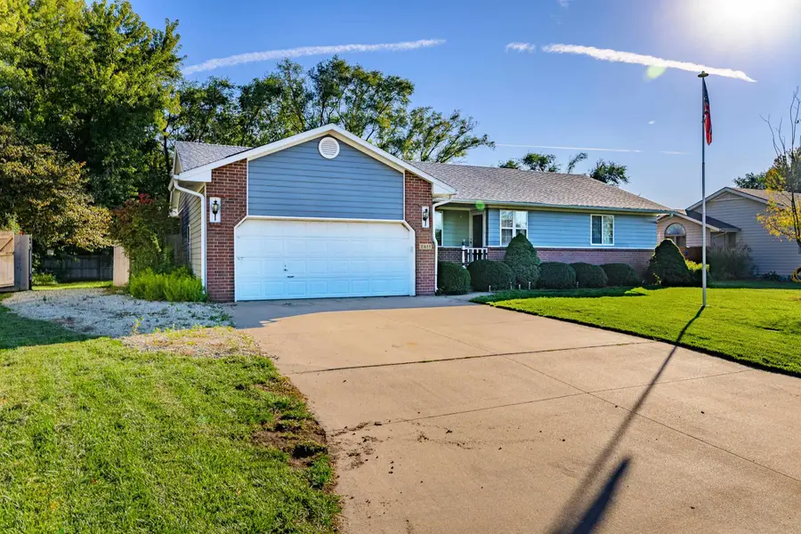 2611 Goldenrod Rd, North Newton, KS 67117-8038 - Image #2