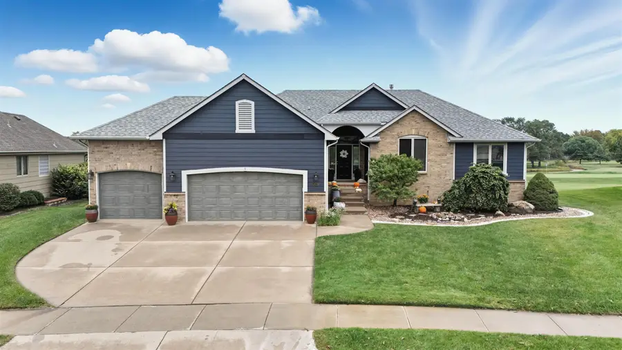 109 S Putter Dr, Andover, KS 67002 - Image #2