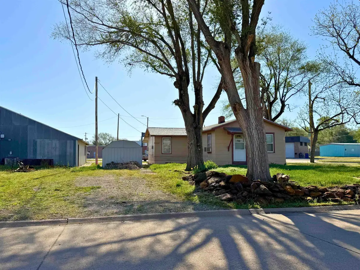 718 N 13th St, Salina, KS 67401 - Image #1