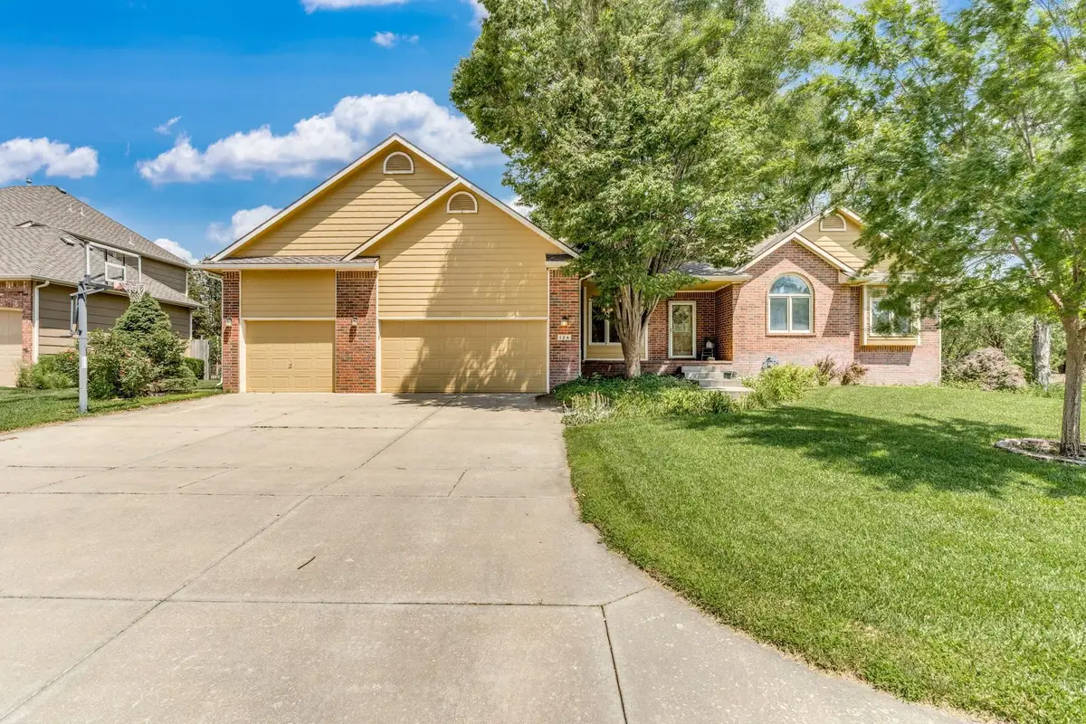 126 S Coach House Rd, Wichita, KS 67235 - #1