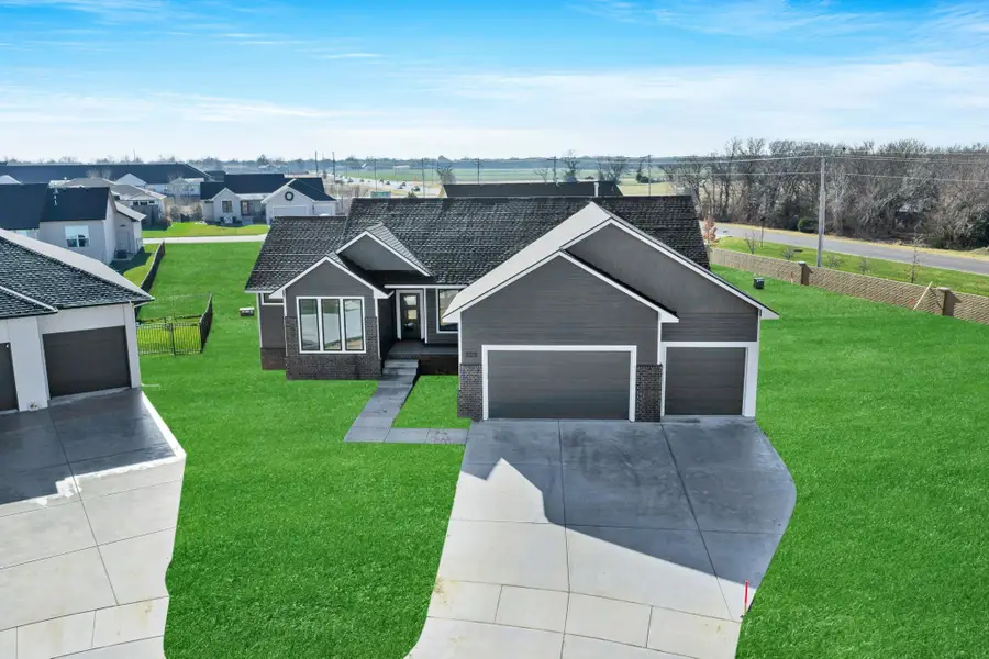 3125 Pine Grove Cir, Wichita, KS 67205 - Image #2