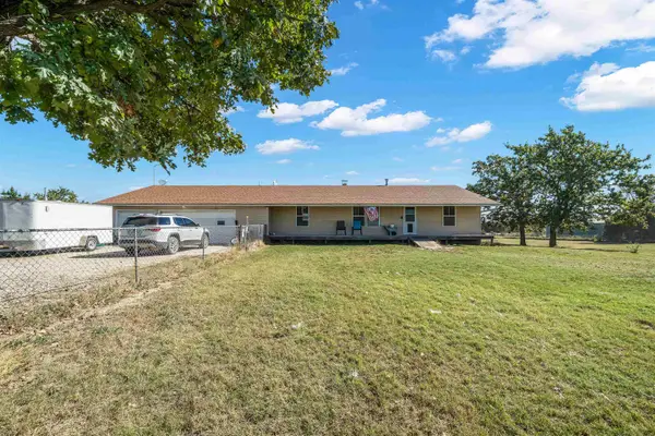 1294 N Ridge Rd, Peck, KS 67120