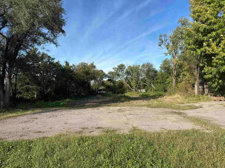 545 N Andover Rd, Andover, KS 67002 - Image #2