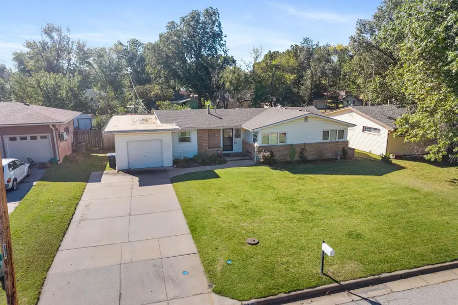 425 Random Rd, El Dorado, KS 67042 - Image #2