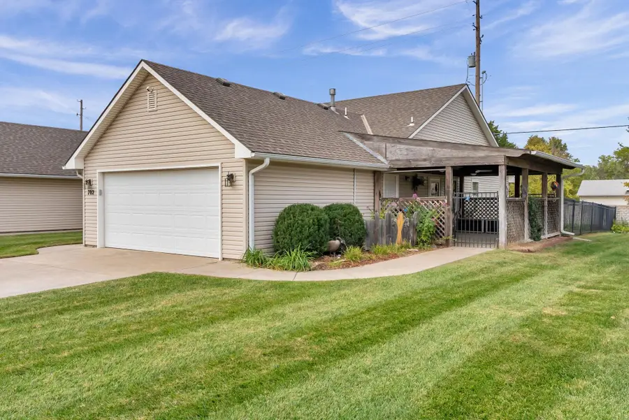 702 W Autumn Ridge Ct, Andover, KS 67002 - Image #3