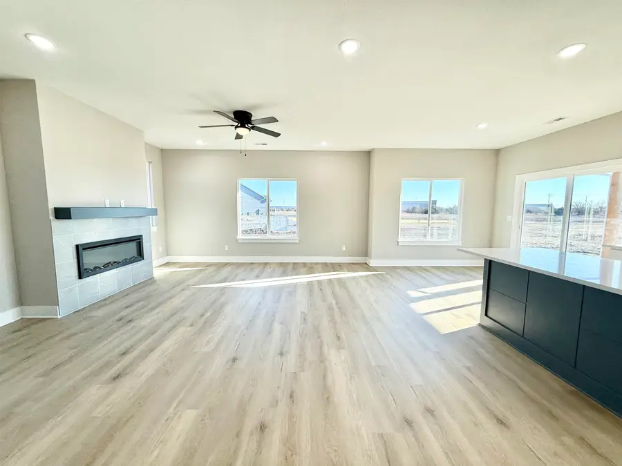 5476 N Toben Dr, Bel Aire, KS 67226 - #2