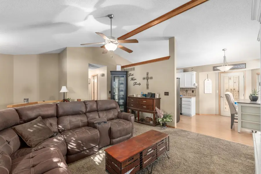 1316 E Spring Cir, Haysville, KS 67050 - Image #3