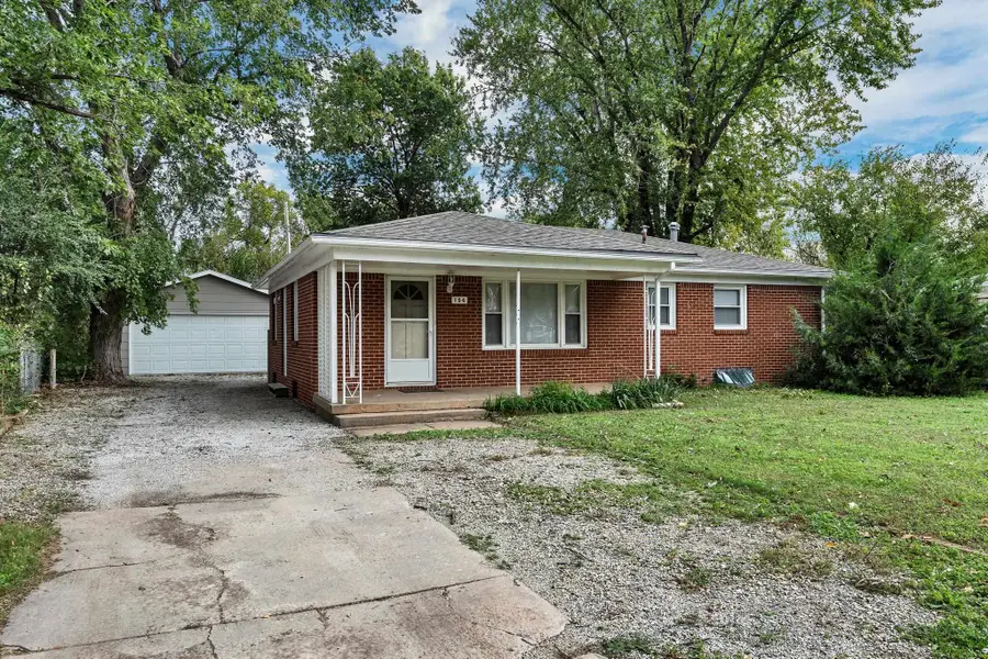 156 W Alexander Dr, Haysville, KS 67060 - Image #2