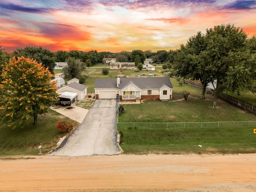 1237 E 82nd St S, Haysville, KS 67060 - Image #2