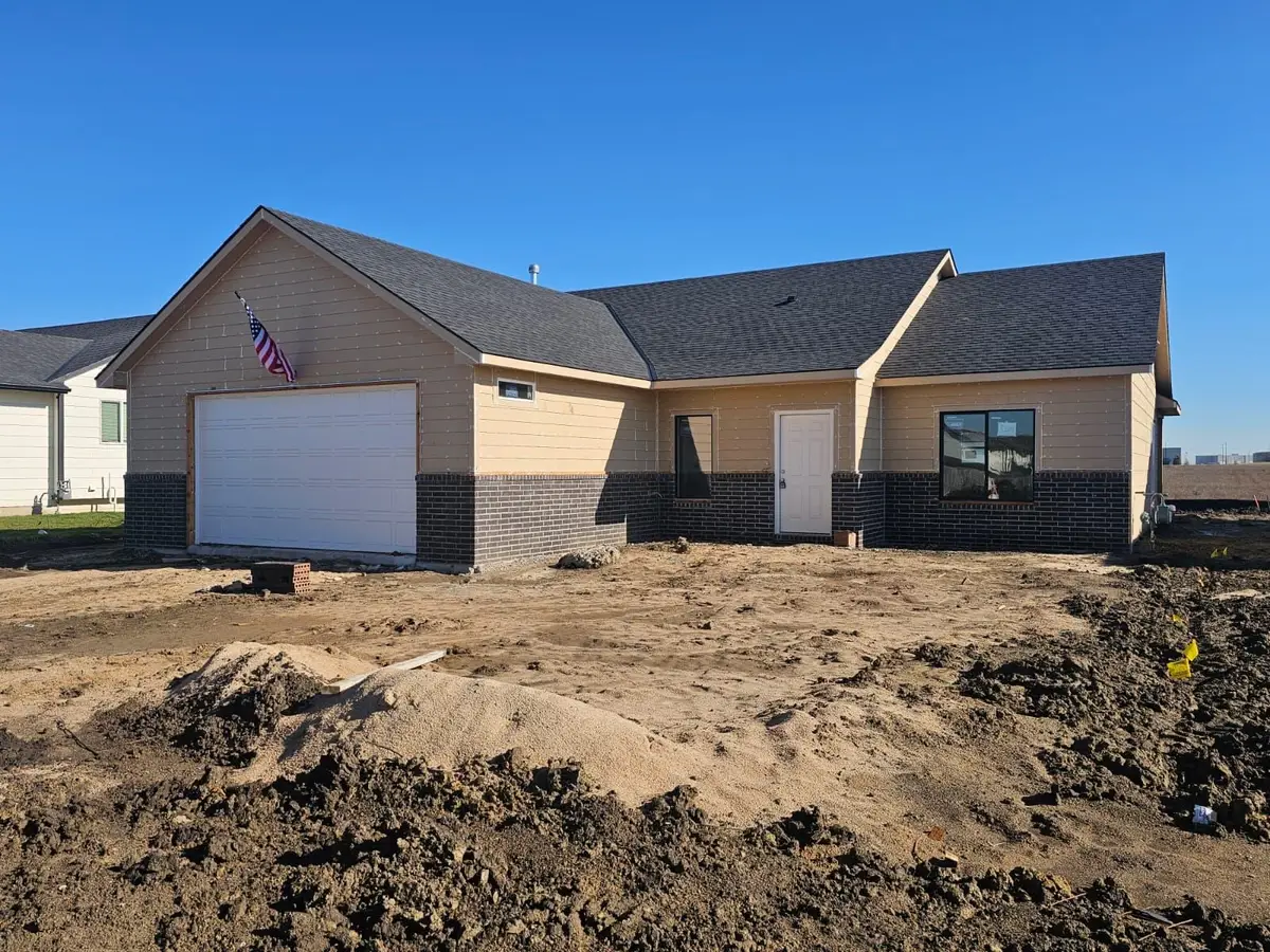 5204 N Toben Dr, Bel Aire, KS 67226 - Image #1