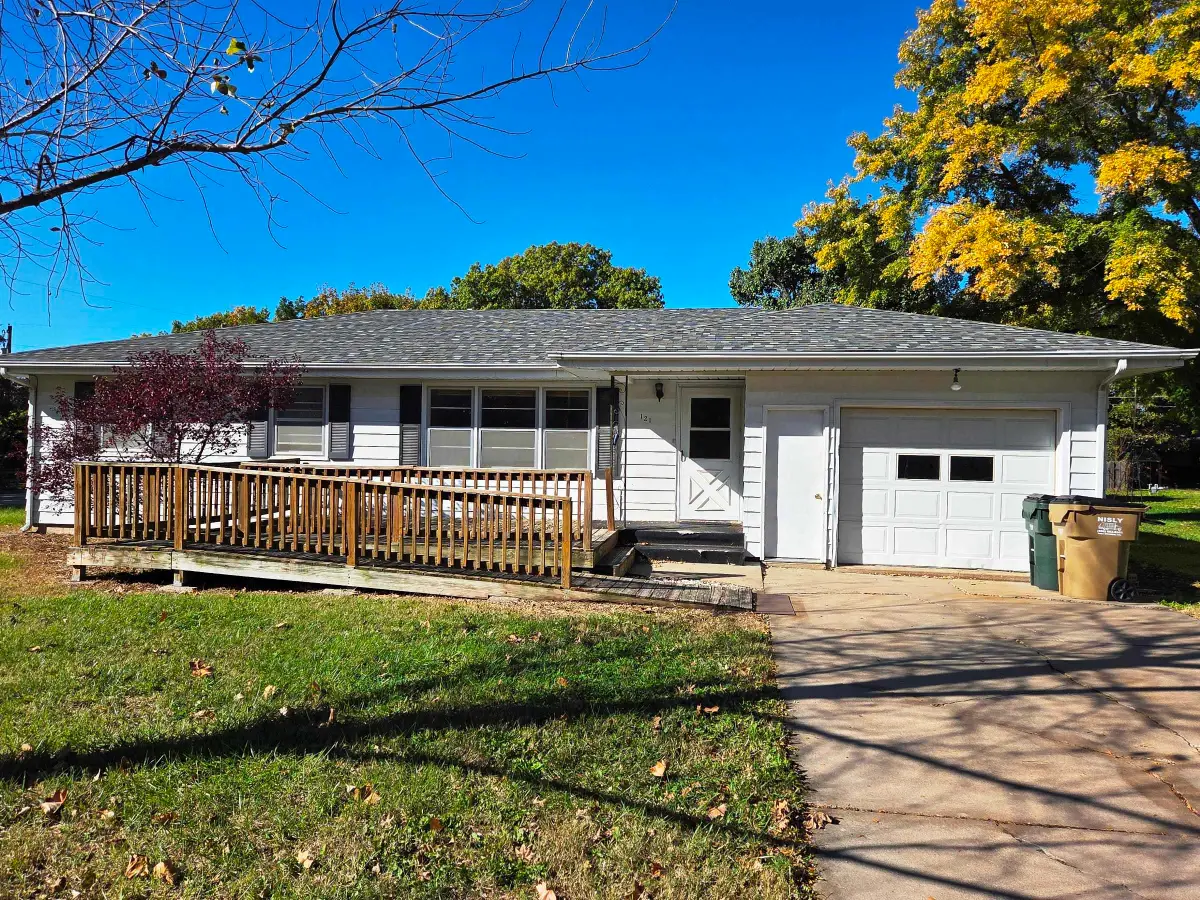 121 S Hess, Hesston, KS 67062 - Image #1