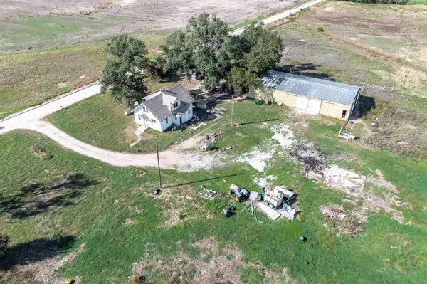 5202 N Willow Lake, Burrton, KS 67020