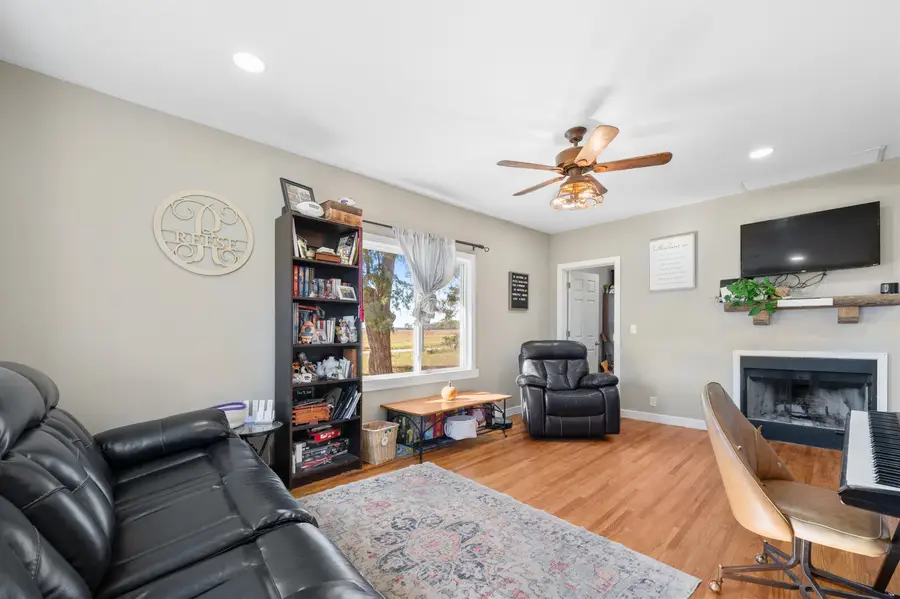 5202 N Willow Lake, Burrton, KS 67020 - Image #2