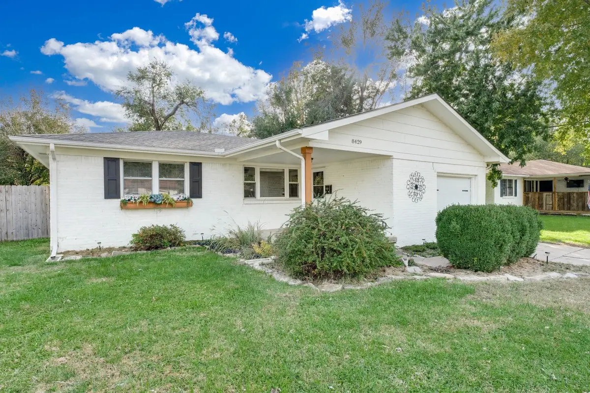 8429 W Hickory Ln, Wichita, KS 67212 - Image #1
