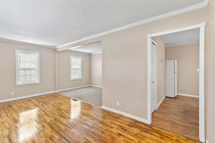 320 S Lorraine St, Hutchinson, KS 67501 - Image #2