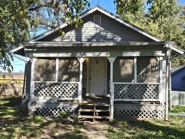 902 E 5th Ave, Winfield, KS 67156