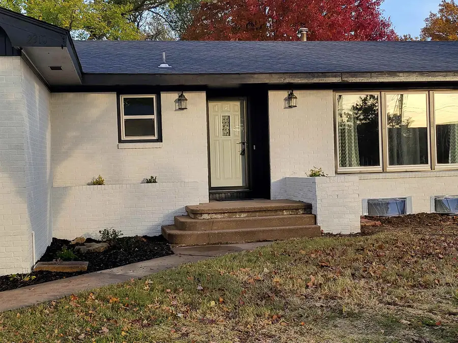 2310 Dearborn St, Augusta, KS 67010 - Image #2