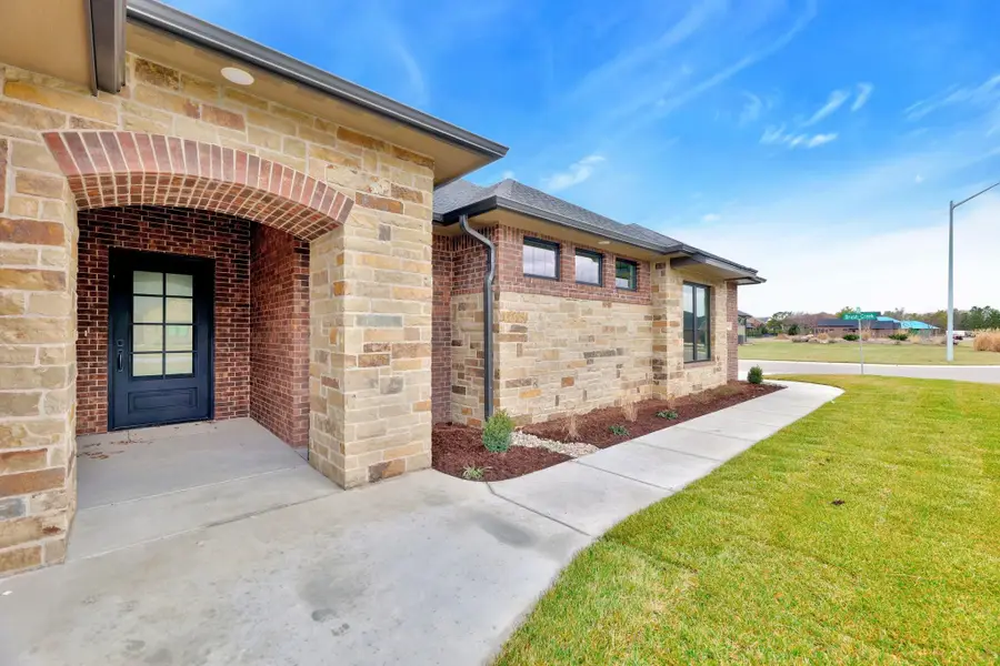 4025 N Tyler Ct, Maize, KS 67101 - Image #3