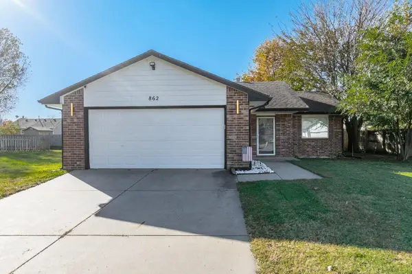 862 E Plantation Ct, Maize, KS 67101-9594