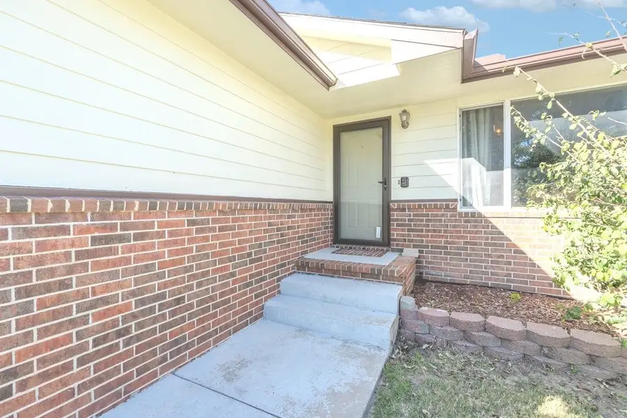 1502 E 45th St S, Wichita, KS 67216 - Image #2