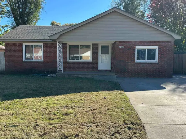 231 Fager Drive, Haysville, KS 67060