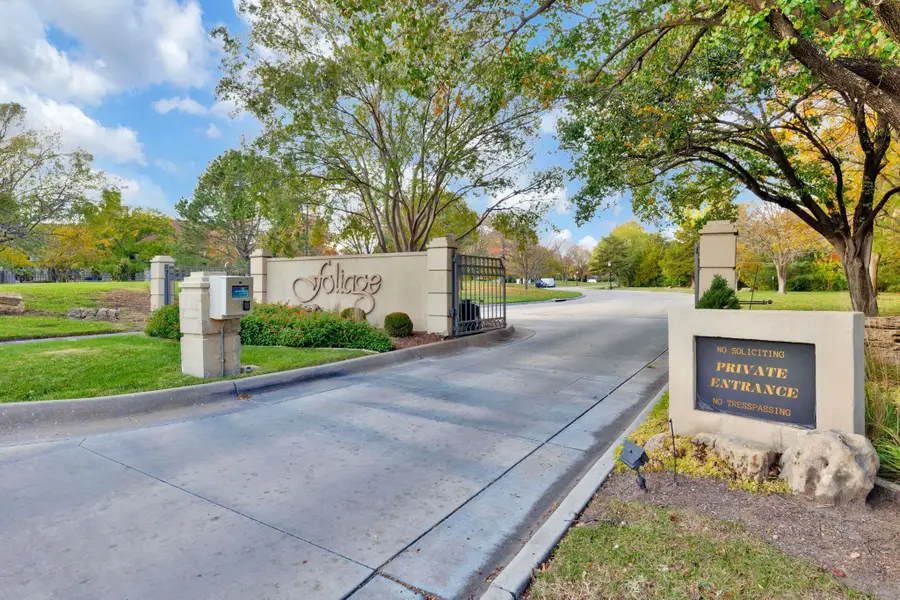 1646 N Foliage Dr, Wichita, KS 67206 - Image #2