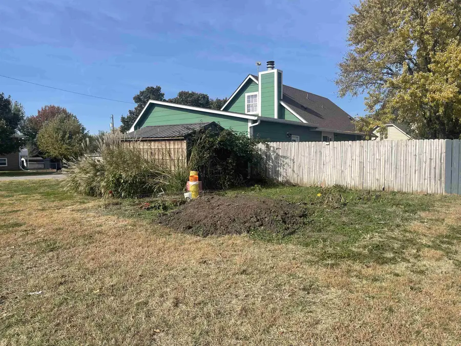 520 Chenelle St, Douglass, KS 67039 - Image #3