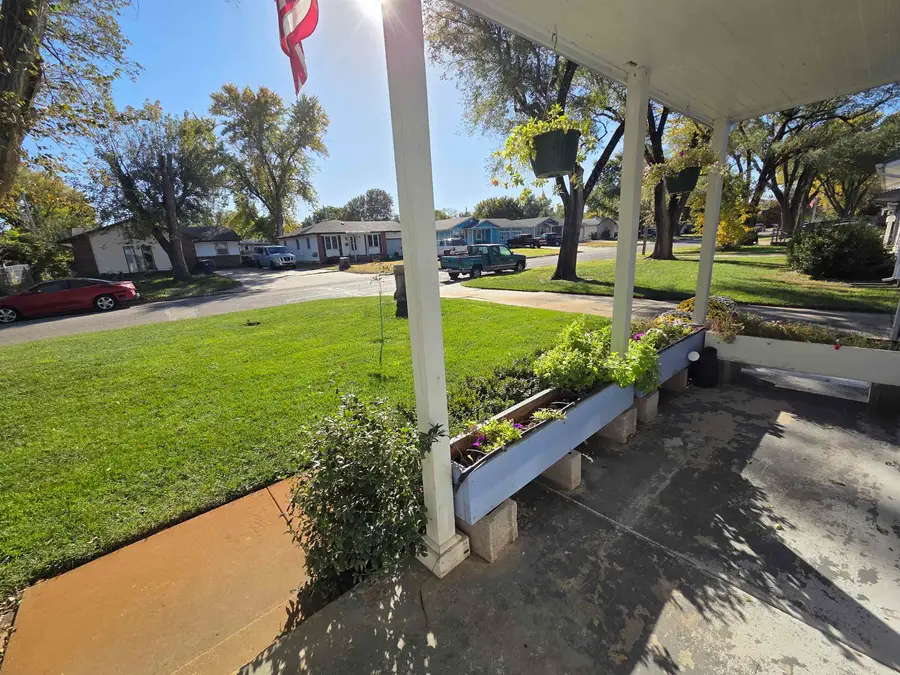 2010 E Idlewild St, Wichita, KS 67216 - Image #3