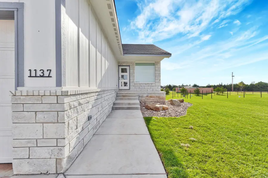 1137 W Trek Cir, Goddard, KS 67052 - Image #2