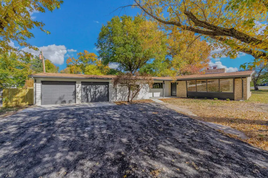 12 E Sequoia Dr, Wichita, KS 67206 - Image #2