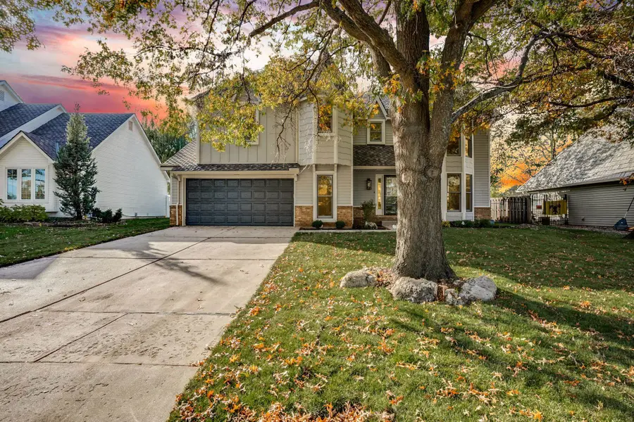 1525 N Woodridge Dr, Wichita, KS 67206 - Image #2