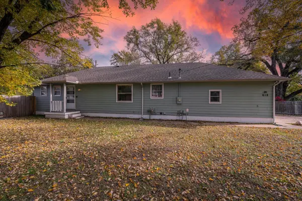 618 W 36th St N, Wichita, KS 67204