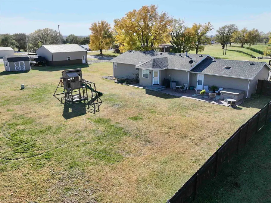 203 Evans St, Ellsworth, KS 67439 - Image #3