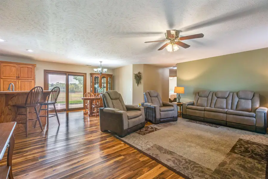 1124 Republic Cir, Salina, KS 67401 - Image #3