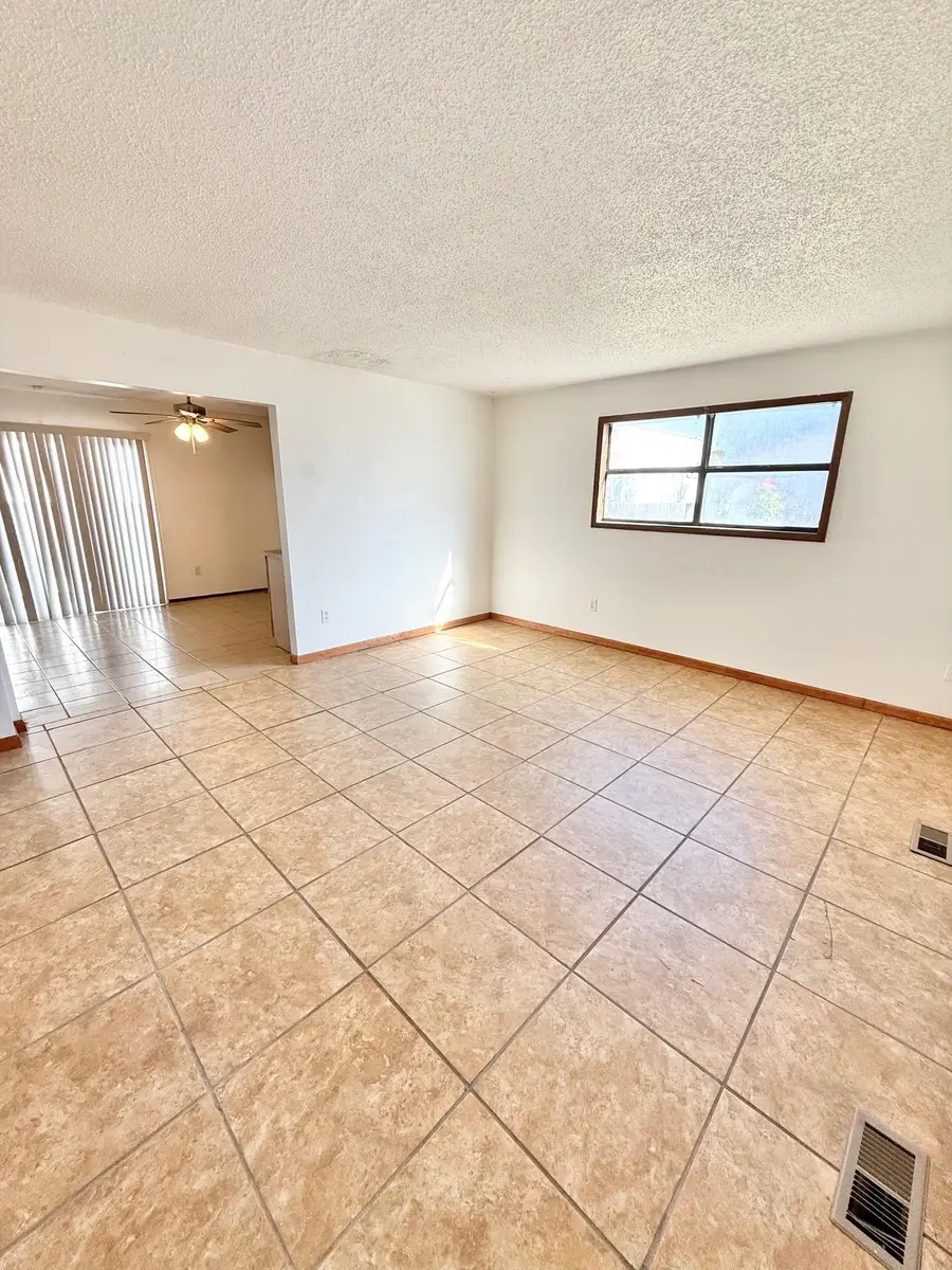 3024 W 27th St S, Wichita, KS 67217 - Image #2