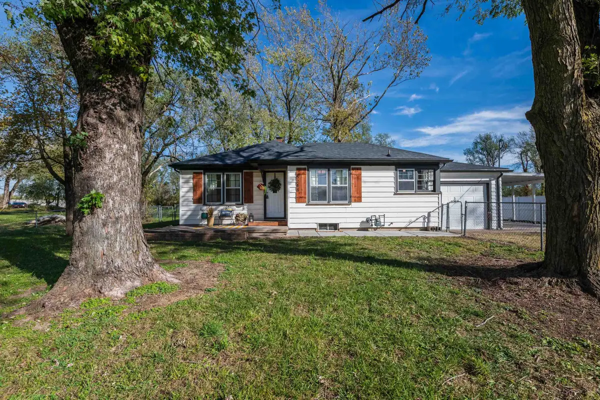 5248 N Valentine Rd, Park City, KS 67219 - Image #1