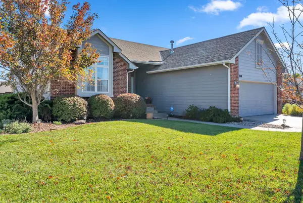 700 N Balthrop Cir, Wichita, KS 67206