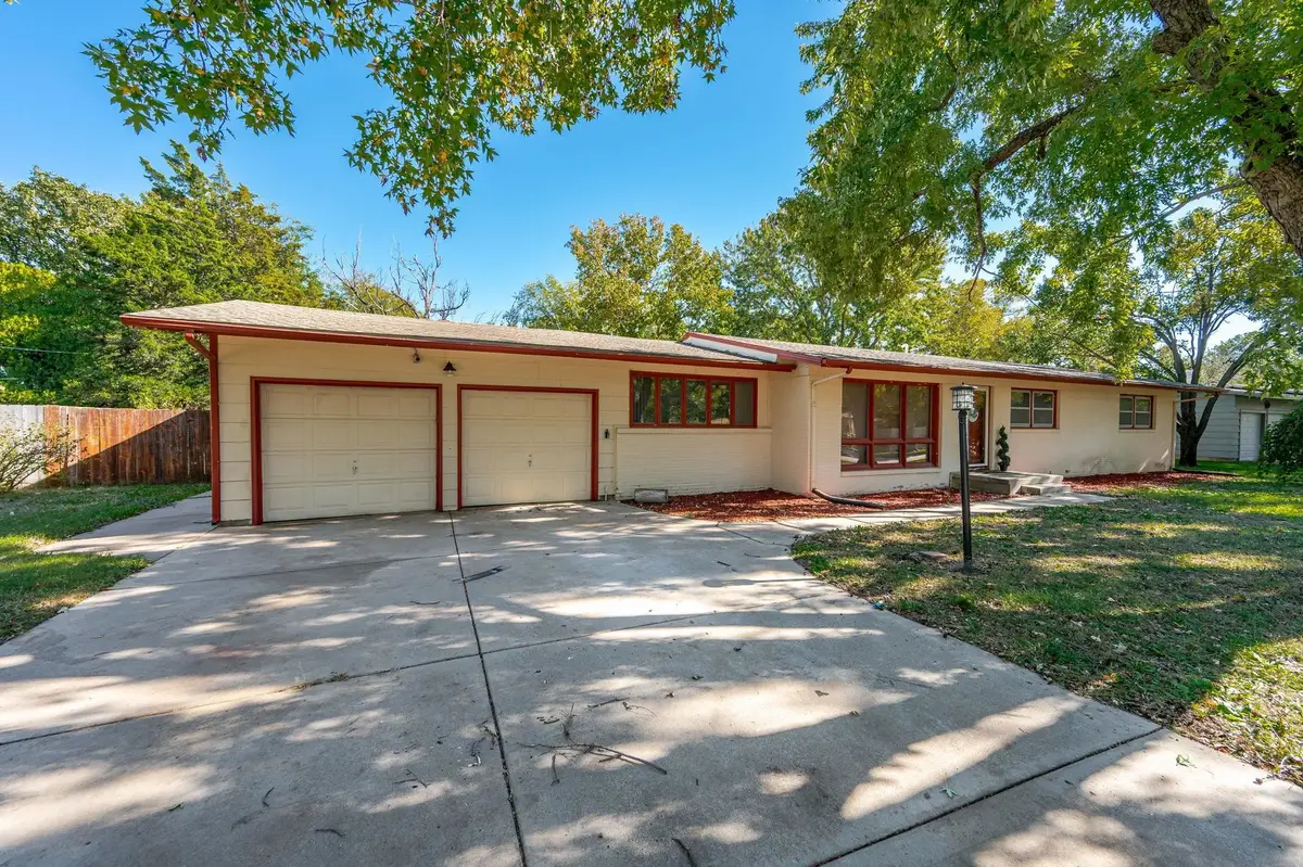 3230 N Saint Clair Ave, Wichita, KS 67204 - Image #1